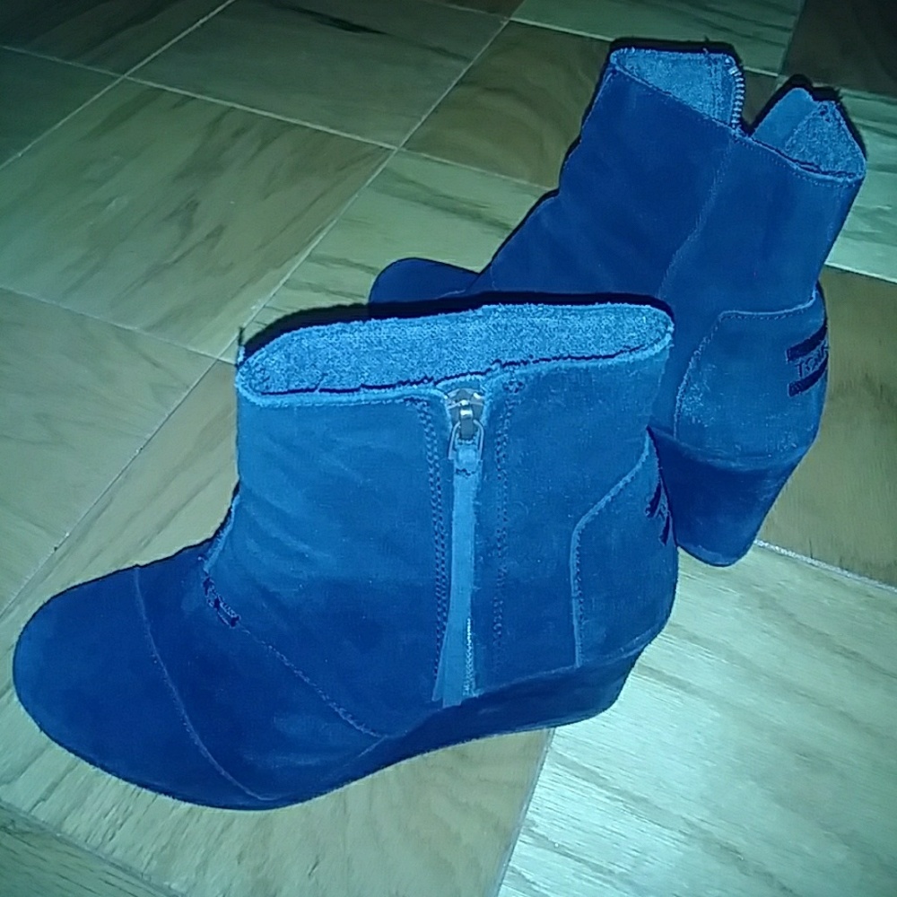 Black wedge ankle boots